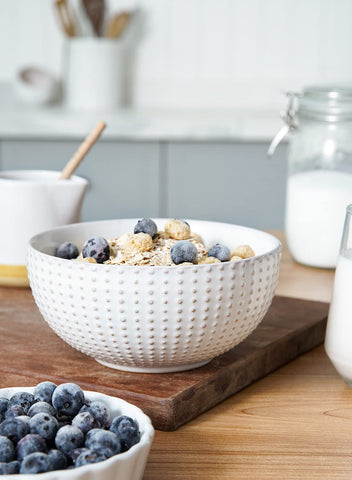 LE TAUCI bowls feature a smooth inner glaze for easy cleaning