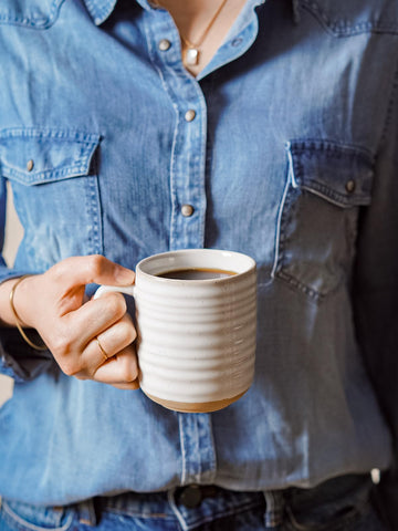 LE TAUCI 12oz ceramic mug with smooth rim and comfortable grip.