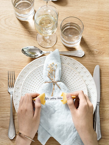 LE TAUCI plate in microwave-safe porcelain for quick reheats with style.