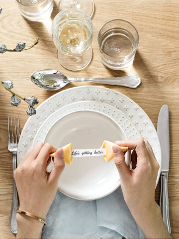 LE TAUCI gift-ready dinnerware set suitable for housewarmings and celebrations