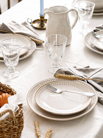 LE TAUCI stackable design saves cabinet space and keeps meals tidy