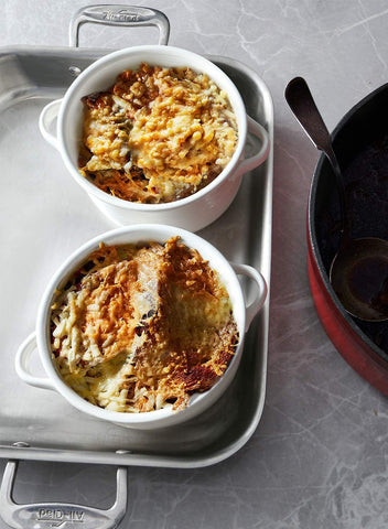 LE TAUCI dishwasher-safe bowls simplify cleanup after meals.