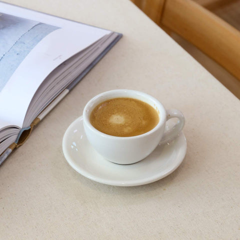 LE TAUCI dishwasher-safe cups simplify cleanup after coffee rituals.