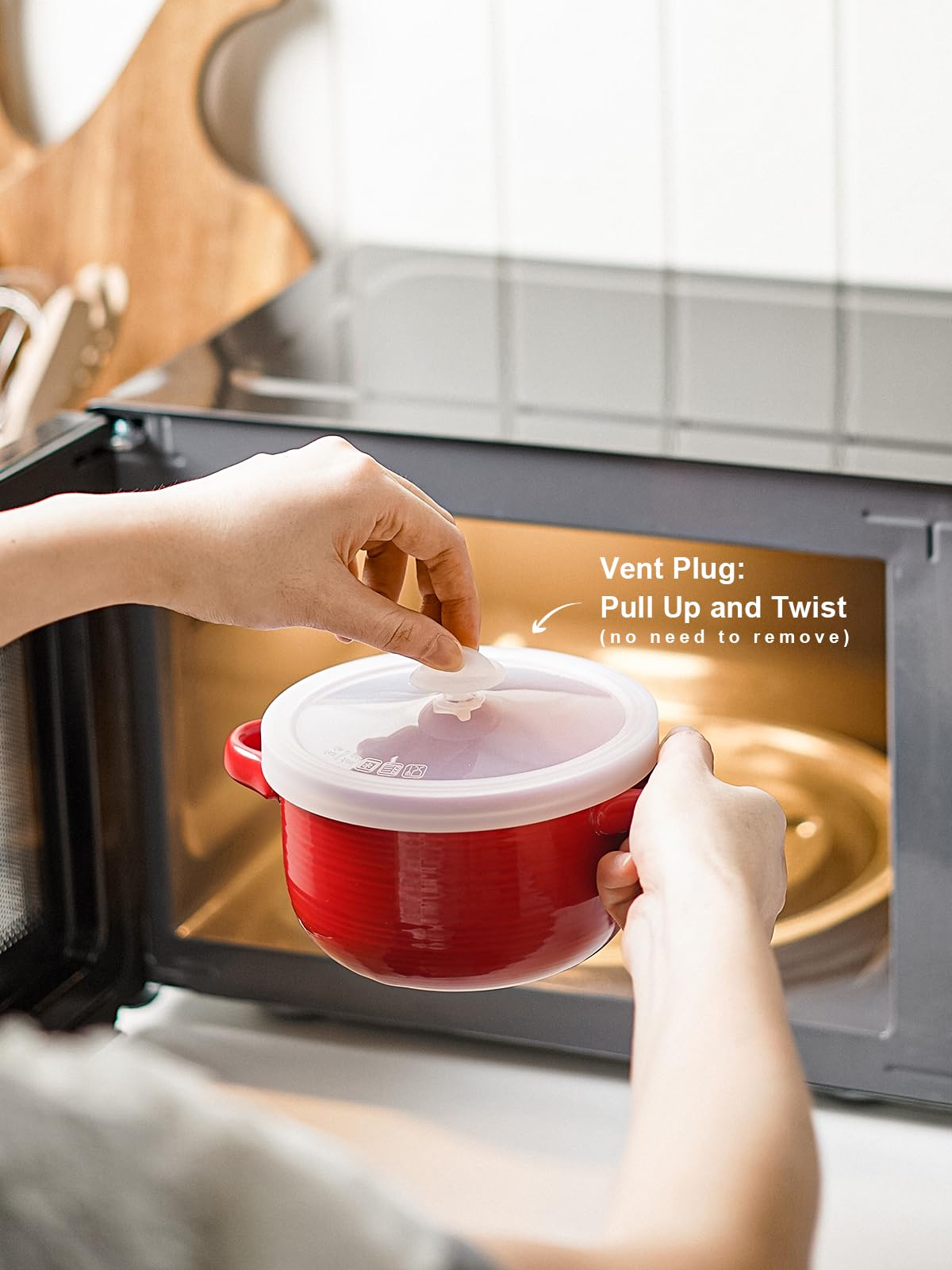 LE TAUCI bowls feature sturdy double handles for safe serving.