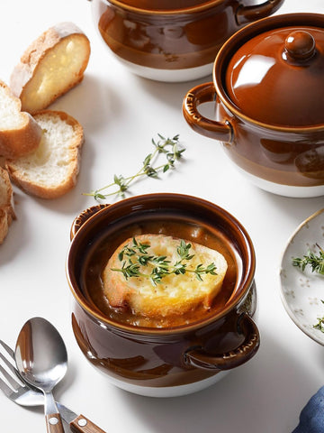 LE TAUCI glazed interior and exterior bowl resists odors for easy cleaning