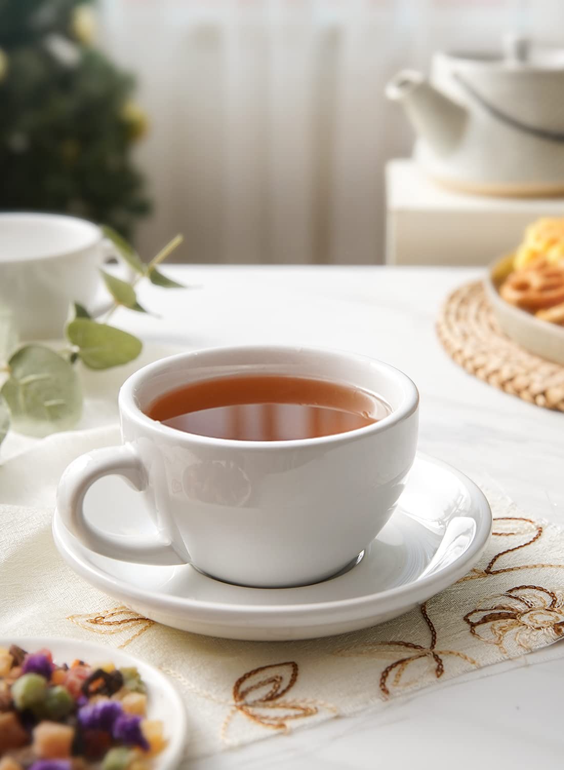 LE TAUCI large handle cup offers comfortable grip for easy sipping.