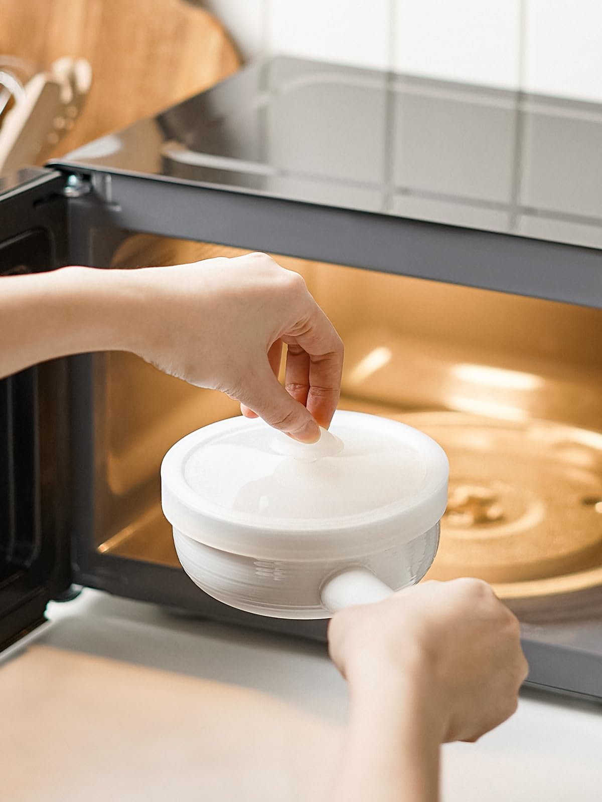 LE TAUCI lead-free ceramic bowls for safe daily use and easy cleaning.