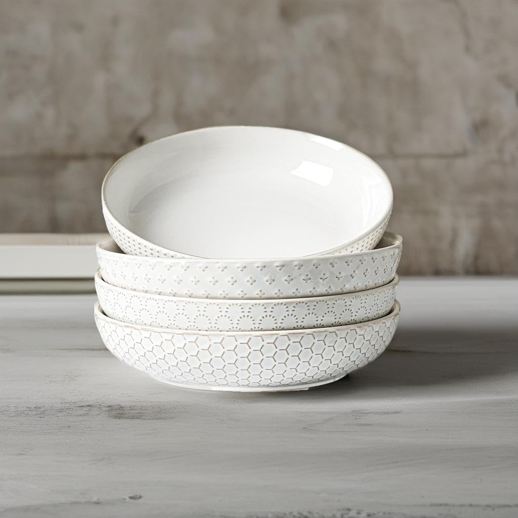 LE TAUCI dishwasher-safe design simplifies cleanup after gatherings.