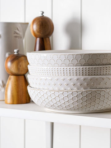 LE TAUCI versatile bowls suit salad, pasta, and hearty stews.