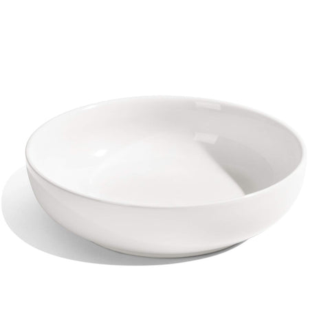 LE TAUCI pasta bowls high edge design helps prevent sauce spills.
