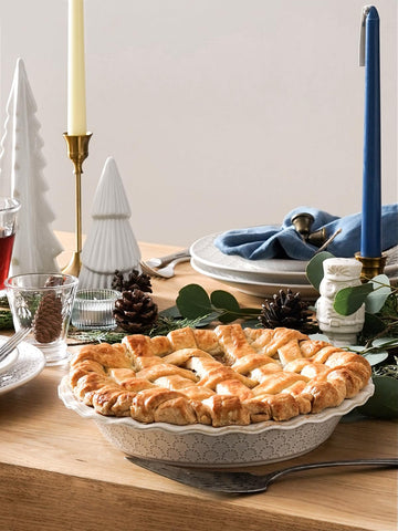 LE TAUCI pie dish with wave edge and embossed design for crust precision