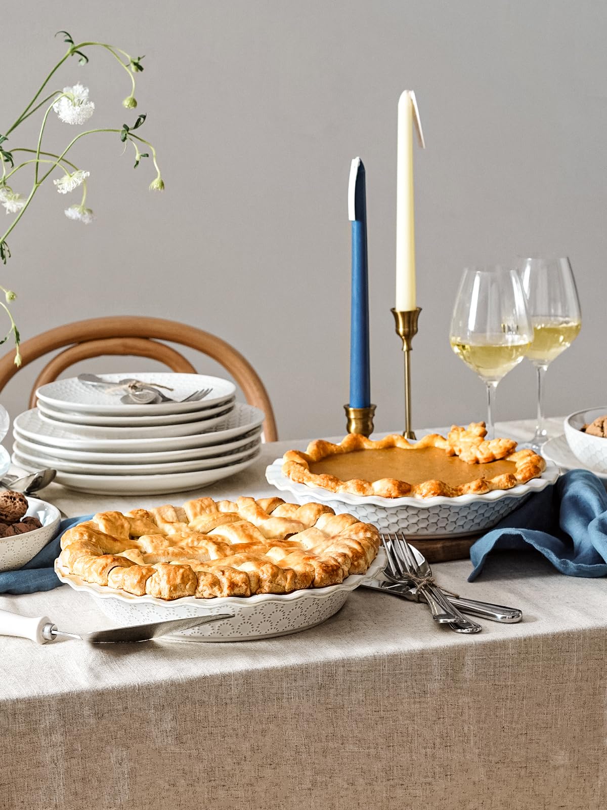 LE TAUCI pie pans 9-inch honeycomb embossed, enhances crust grip and decorative crust.