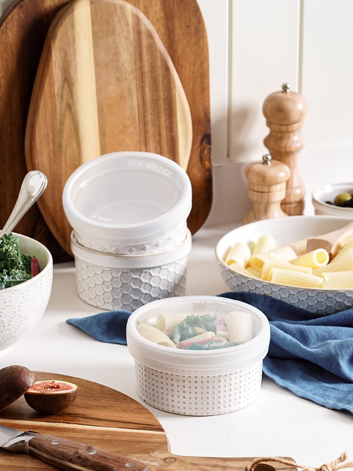 LE TAUCI ramekins with leakproof lids provide a secure seal for fridge or lunchbox.