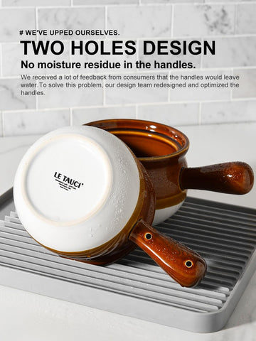 LE TAUCI ceramic soup bowl lid helps trap heat for even reheating.