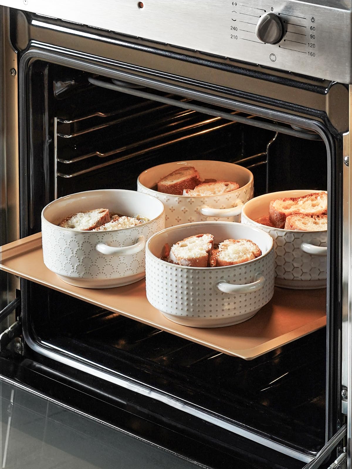 LE TAUCI Arctic White set of four enhances modern table aesthetics.