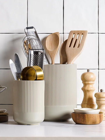 LE TAUCI ceramic texture closeup in oatmeal greige finish