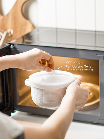 LE TAUCI vented silicone lid close-up supports even heating and fresh leftovers.