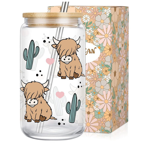 LEADO Highland Cow Cup with lid and straw ideal for on-the-go sipping.