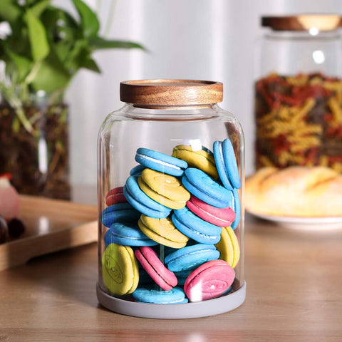 Leaves and Trees Y wooden-lid jar shows honey with secure seal