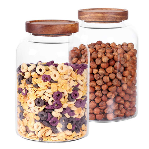 Leaves and Trees Y BPA-free glass container keeps dry foods organized