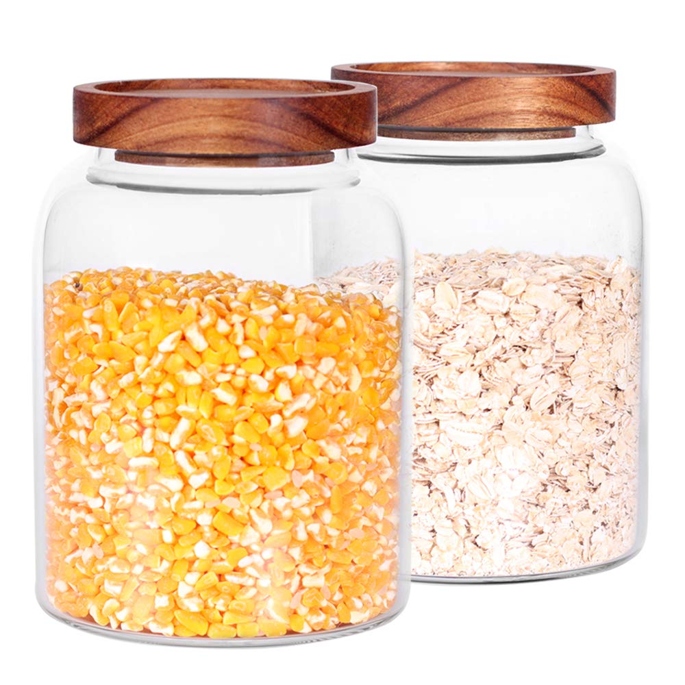 Leaves and Trees Y dishwasher-safe glass jar for everyday use.