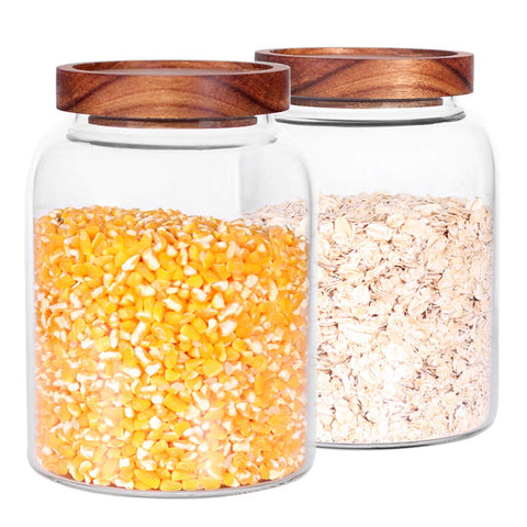 Leaves and Trees Y dishwasher-safe glass jar for everyday use.