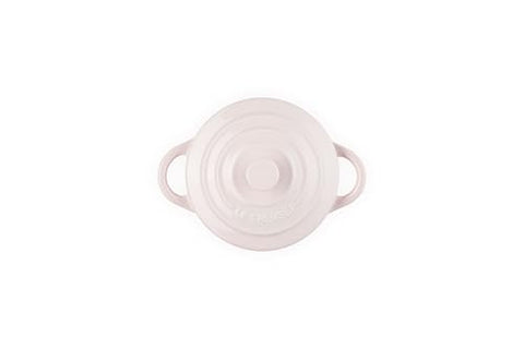Le Creuset shallot cocotte close-up glaze resists stains and flavors