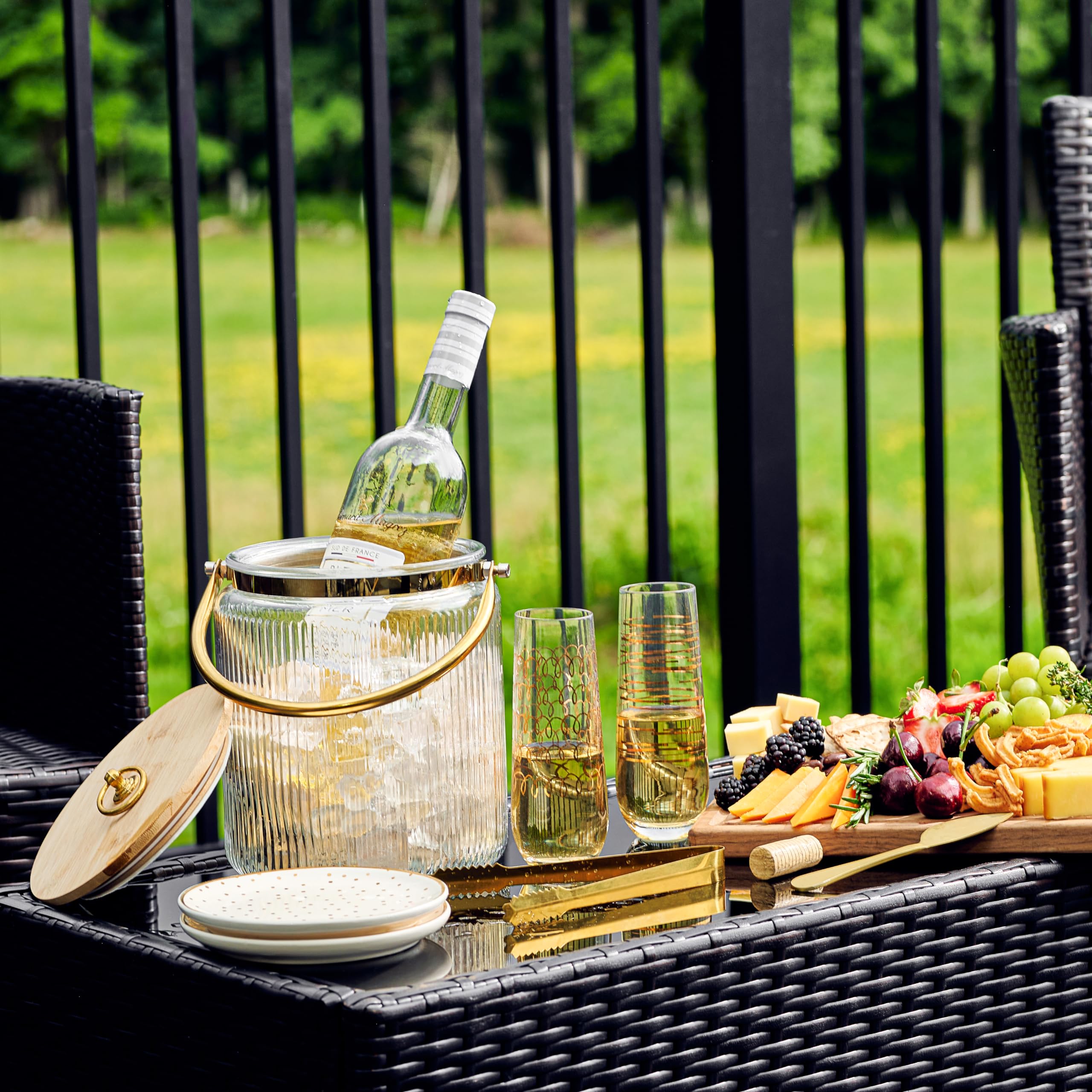 Le'raze 3L ribbed glass bucket for generous party ice