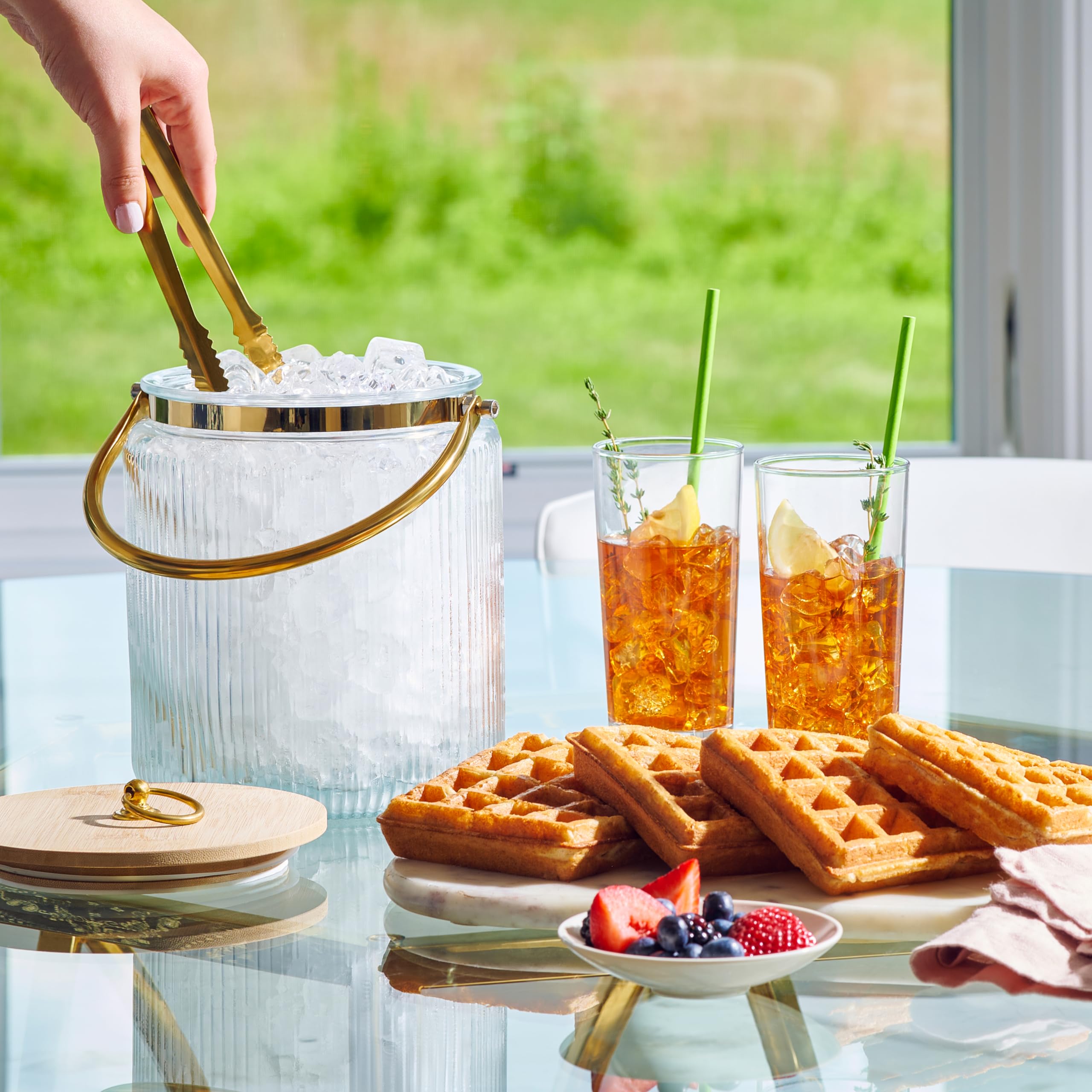 Le'raze gold-tone ice tong for hygienic ice transfer