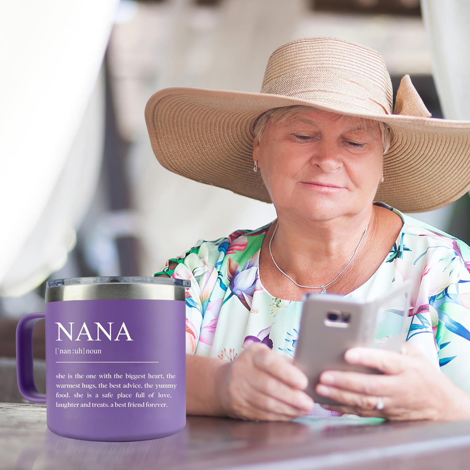 LEIOH Nana Gifts car cup holder-friendly tumbler fits most vehicles for convenient travel.