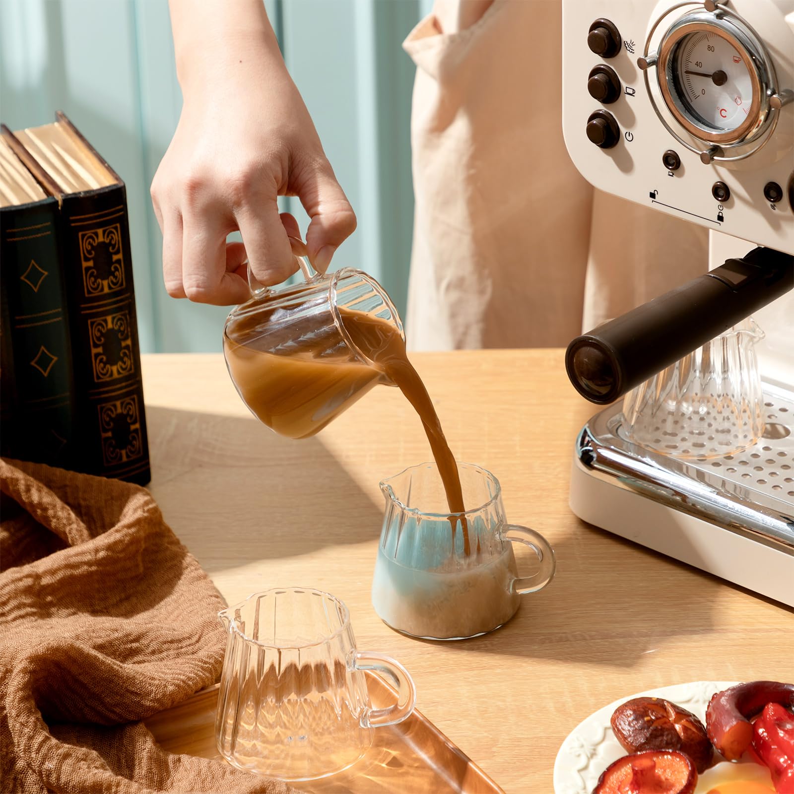 LemonRoad wave design pitcher highlighting a comfortable grip