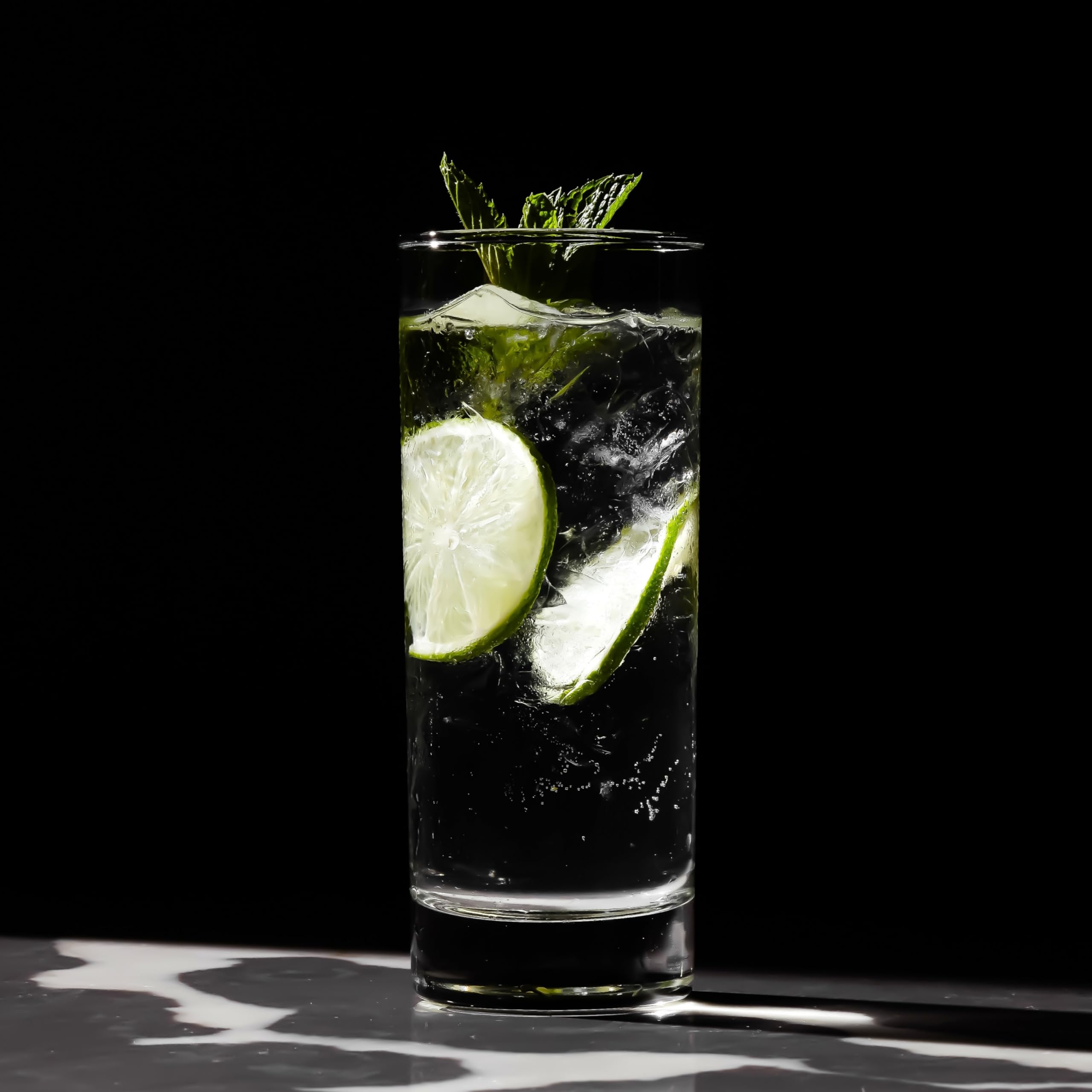 LEMONSODA clear lead-free glass emphasizes crisp tasting drinks