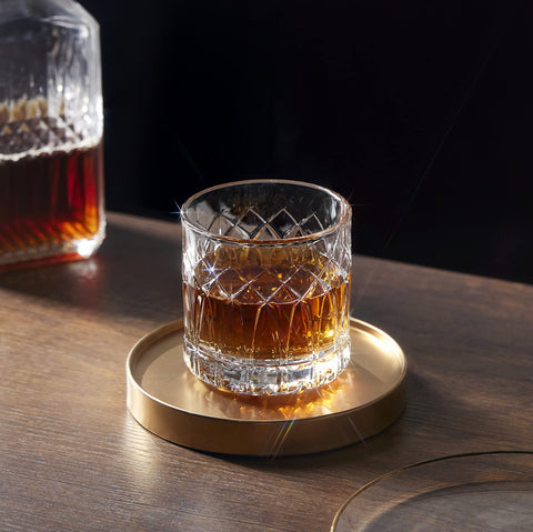LEMONSODA old fashioned Arch pour shot showcases pour precision and elegance.
