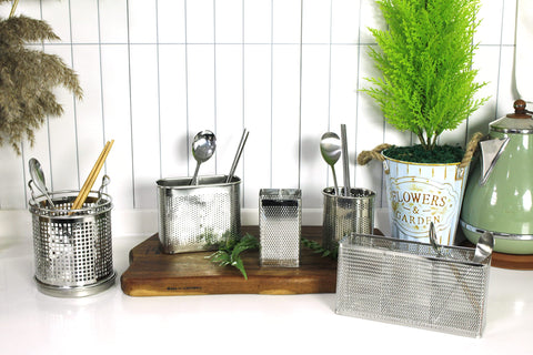 LENITH easy-clean stainless steel basket simplifies cleanup after use.