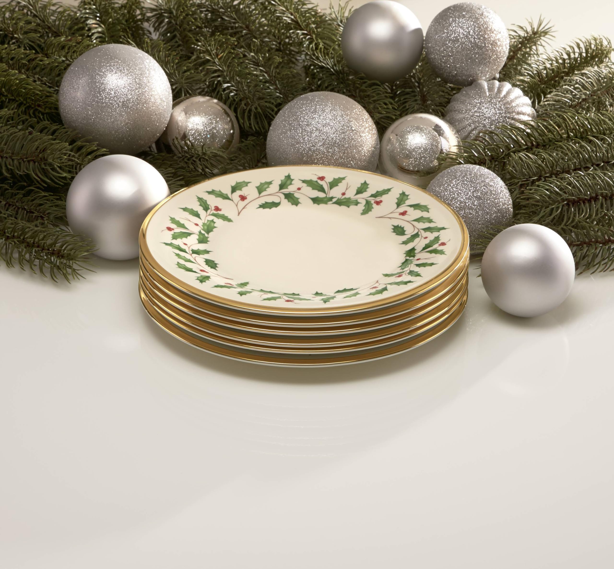 Part of the Lenox Holiday Dinnerware Collection, this plate echoes timeless craftsmanship.