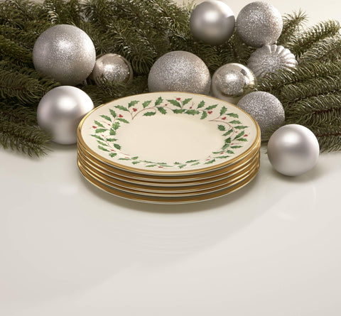 Part of the Lenox Holiday Dinnerware Collection, this plate echoes timeless craftsmanship.