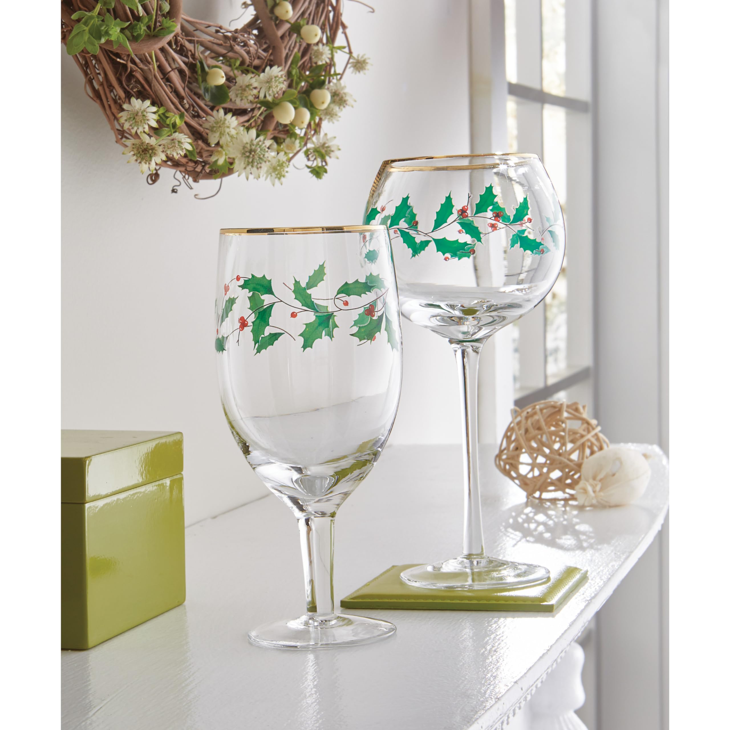 Lenox Holiday glass set ideal for toasts during Christmas dinners.