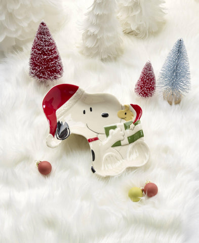 Lenox Snoopy dish side angle showing porcelain finish and holiday warmth.