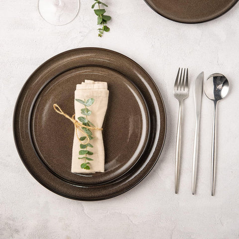 LERATIO close-up of reactive glaze highlighting unique color variations.