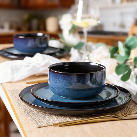 LERATIO scratch-resistant finish protects plates during everyday dining.