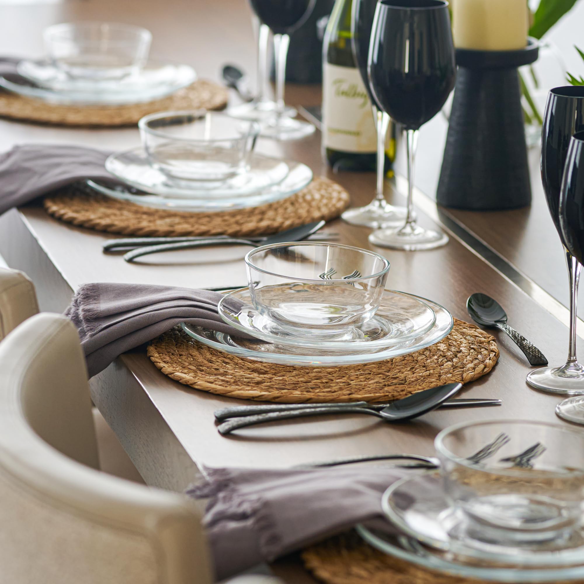 Le'raze set neatly displayed on table for dining, showcasing minimalist style.