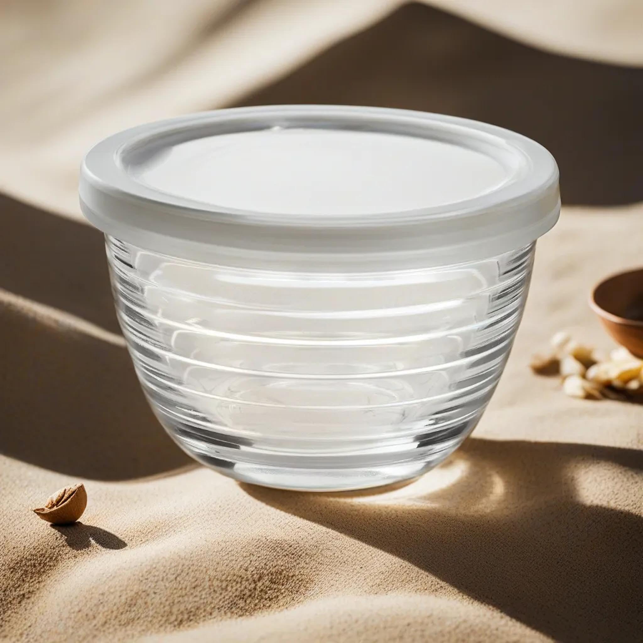 Le'raze lids keep leftovers fresh for next-day flavor.