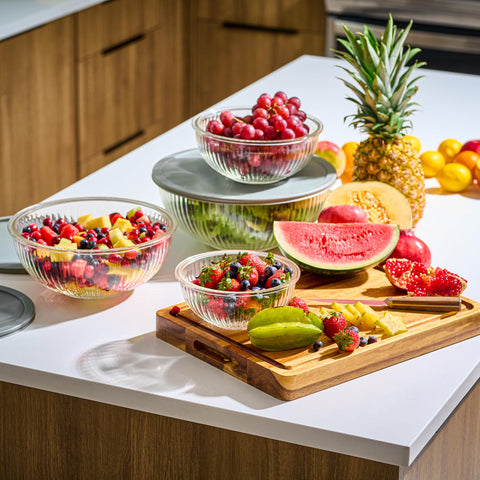 Le'raze crystal-clear glass bowls let you see contents instantly.