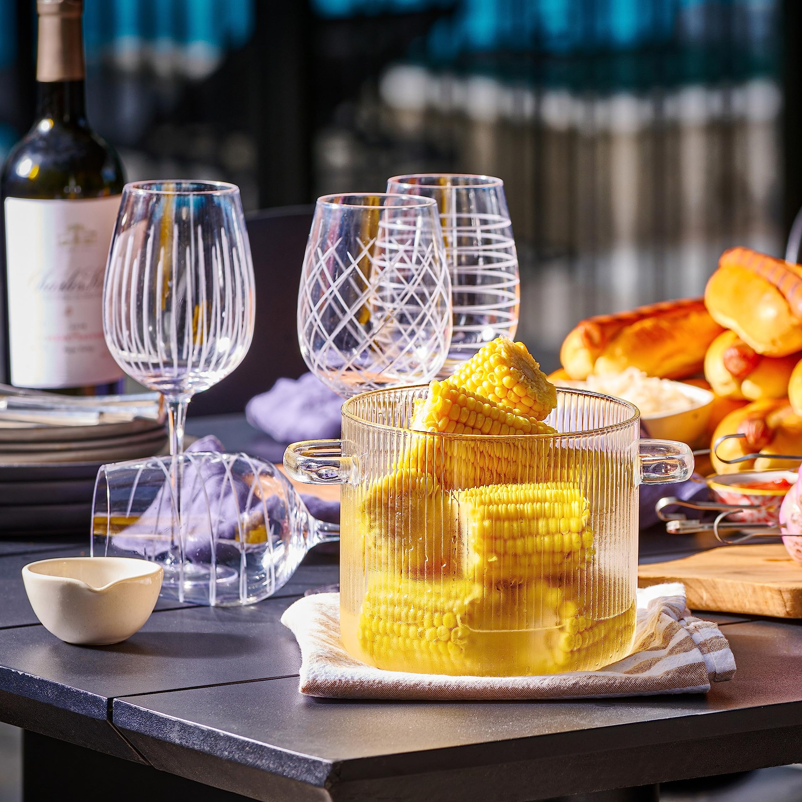 Le'raze dishwasher-safe glass pot for quick and easy cleanup.