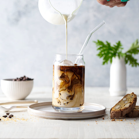Le'raze 16oz iced coffee glass ideal for cold beverages on the go