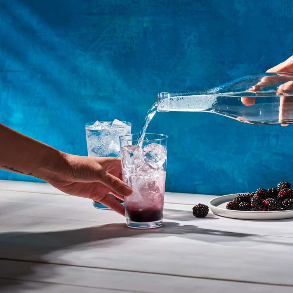 Le'raze elegant glassware makes a thoughtful gift for weddings and holidays.