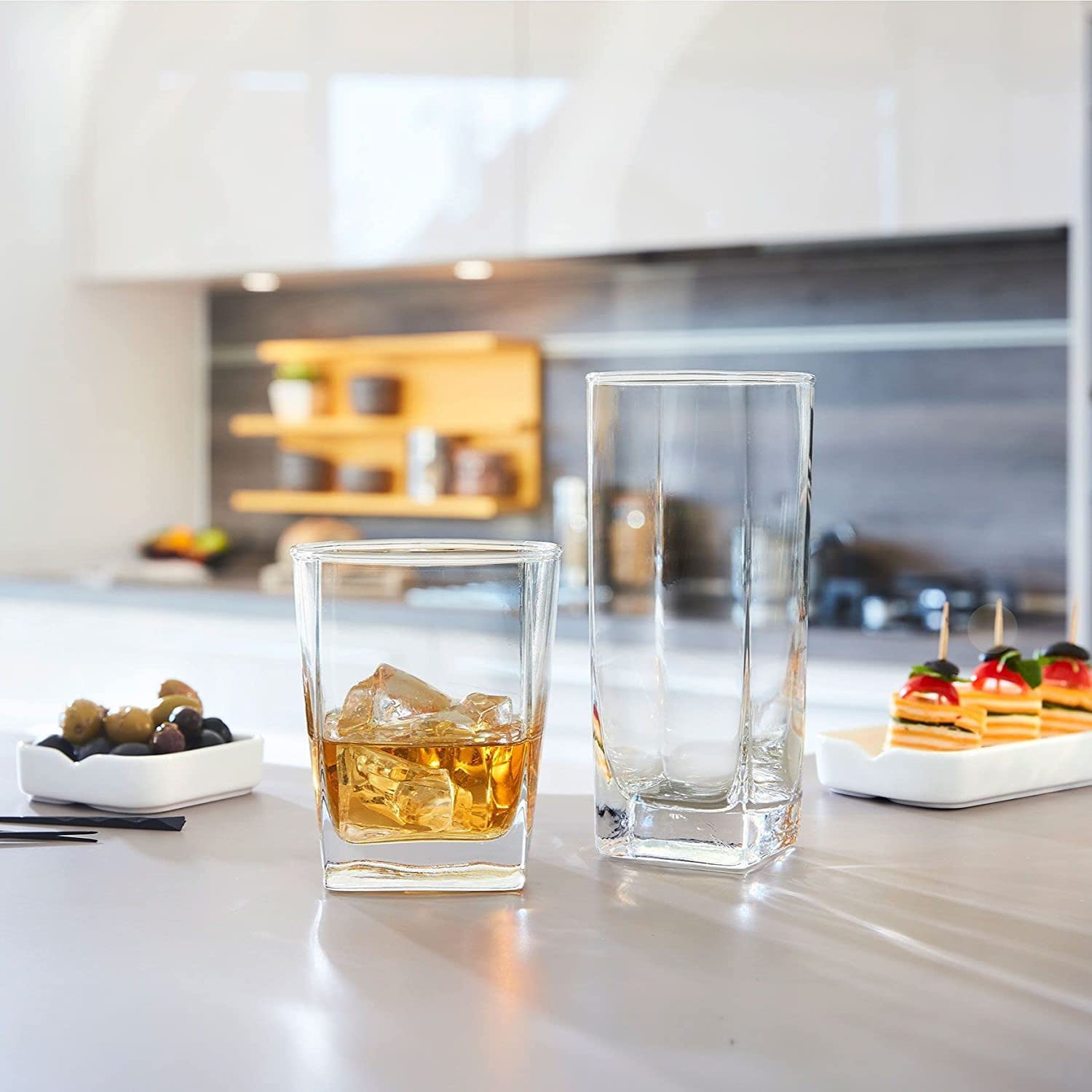 Le'raze lead-free and BPA-free glassware safe for daily serving