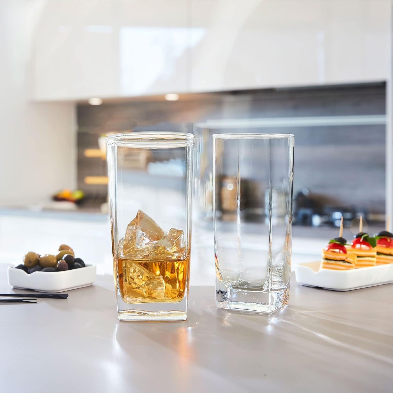 Le'raze multipurpose drinkware fits cocktails, iced coffee, beer, and more.