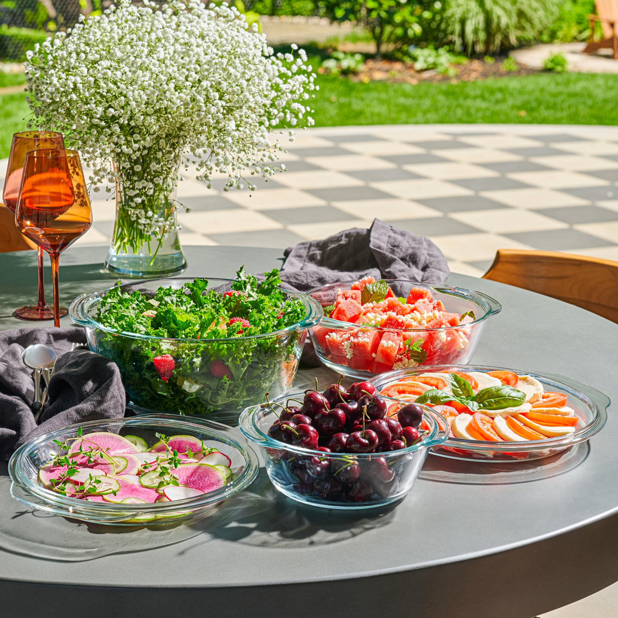 Le'raze oven-safe borosilicate glass dishes inside a warm oven.