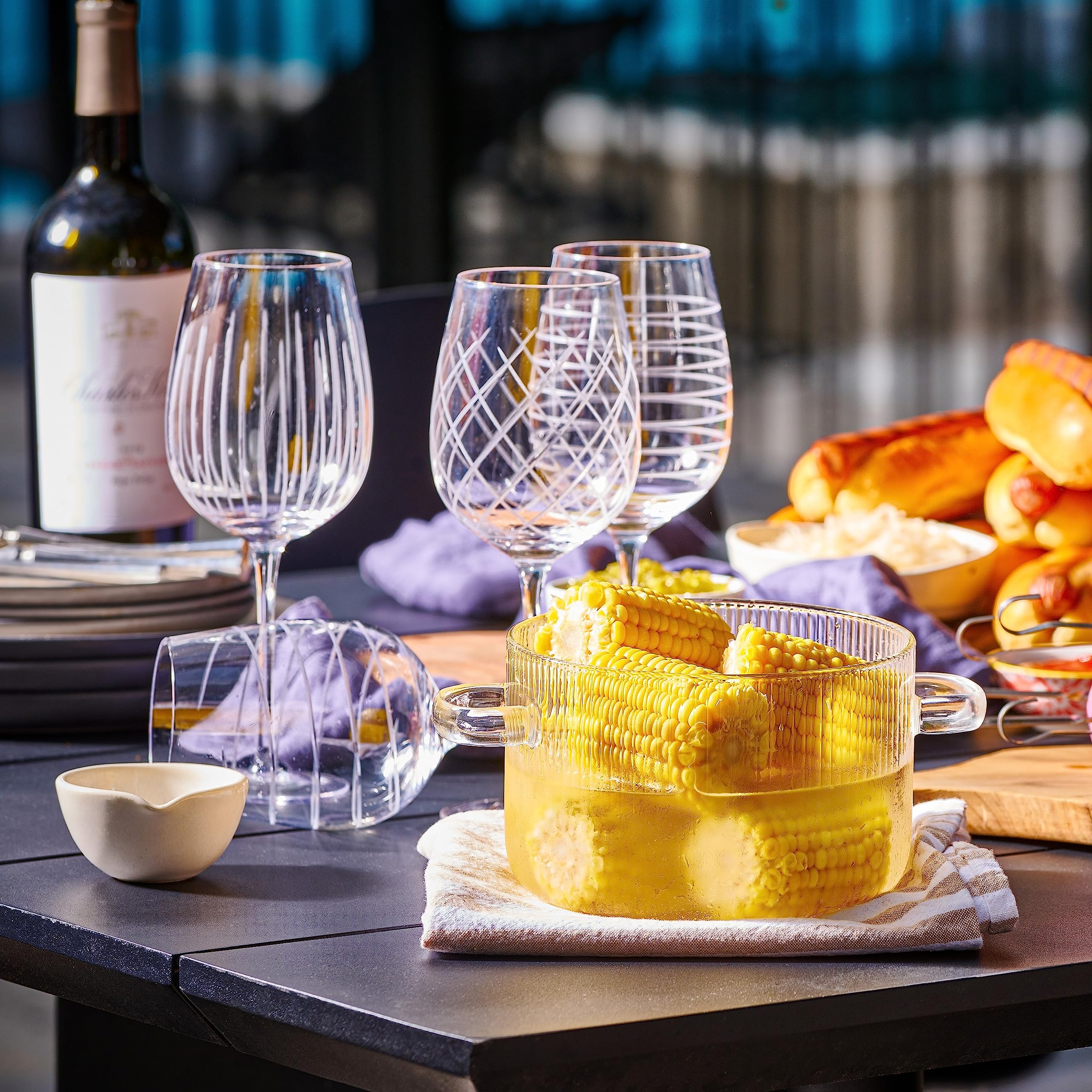 Le'raze Ribbed Glass Pot lid with wooden knob for secure handling.